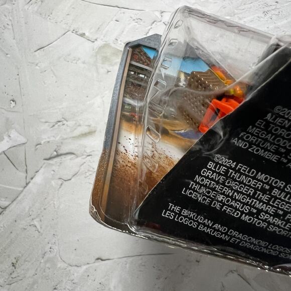 NEW Monster Jam LUMBERJACK Vs AXE Die Cast Truck 1:64 Double Down Showdown - Picture 6 of 11